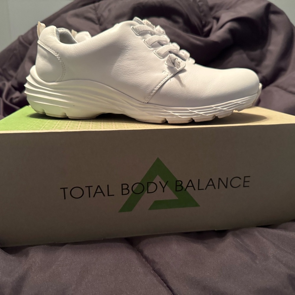 Nurse Mates White Athletic Shoes - Picture 1 of 5